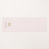 Modern Blush Pink Gold Script Monogram Yogamatte (Vorderseite (Horizontal))