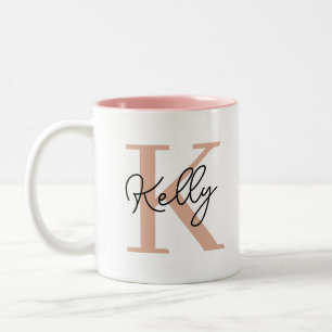 Modern Blush Pink Monogram Script Zweifarbige Tasse