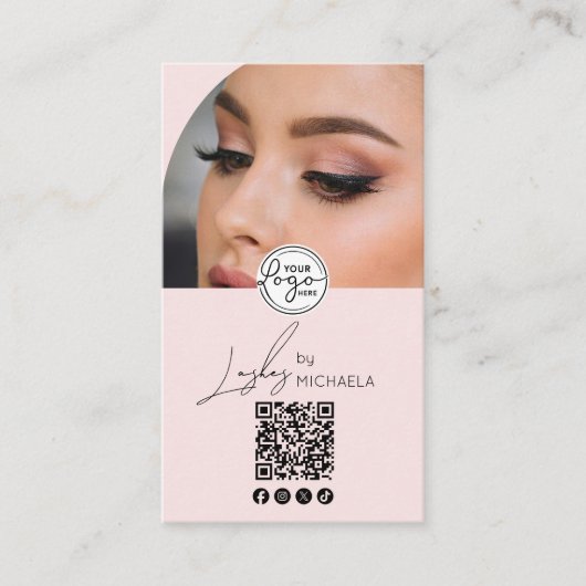 Modern Blush Pink Script Logo QR Code Photo Lashes Visitenkarte (Vorderseite)