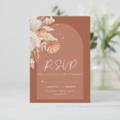 Modern bohemian terracotta pampas grass wedding RSVP karte (Stehend Vorderseite)