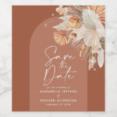Modern Bohemian Terracotta pampas Save the Date Weinetikett (Einzelnes Label)