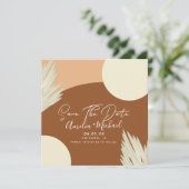 Modern Boho Arch Bio Shapes Tan Save the Date Karte (Stehend Vorderseite)
