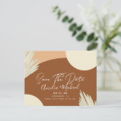 Modern Boho Arch Bio Shapes Tan Save the Date Postkarte (Stehend Vorderseite)