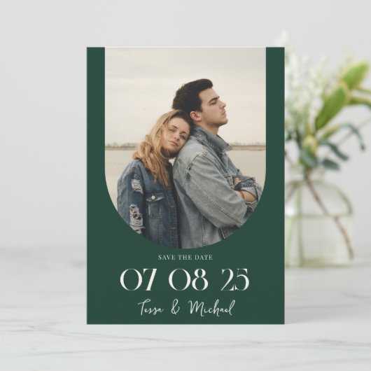 Modern Boho Arch Foto Emerald Green Wedding Save The Date (Stehend Vorderseite)