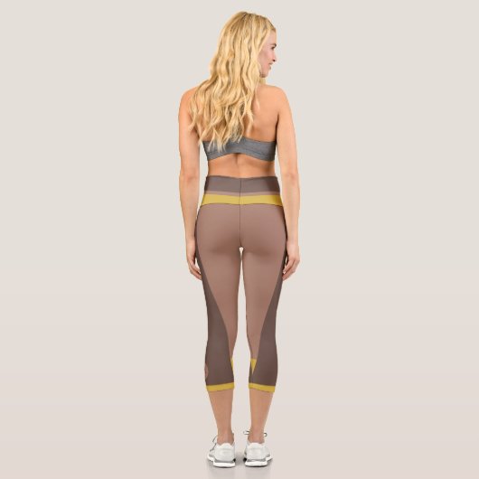 Modern Boho Chic Monogram Name Mocha Mousse Capri Leggings (Rückseite)