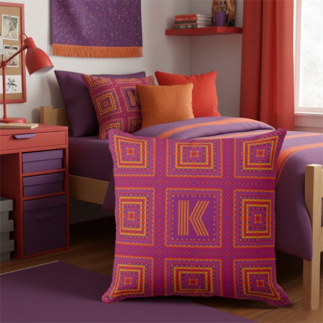 Modern Boho Custom Monogram Geometric Kissen (Gorgeous modern boho pillow with customizable initial for a perfect touch to that dorm room.)