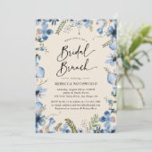 Modern Boho Dusty Blue Floral Bridal Brunch Dusche Einladung (Stehend Vorderseite)