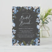 Modern Boho Gray Dusty Blue Floral Bridal Brunch Einladung (Stehend Vorderseite)