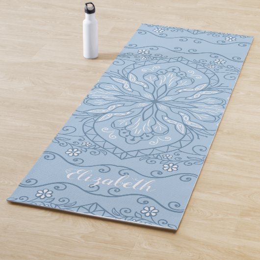Modern Boho Light Blue Mandala Elegant Monogram Yogamatte (Beispiel)