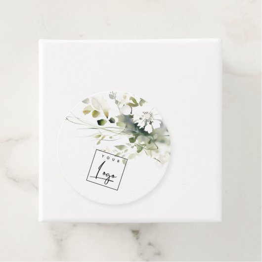 Modern-Boho-Logo mit Abstrakt-grün-weißer Blume Geschenkanhänger (Beispiel)