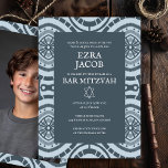Modern Boho Muster Custom Foto Bat Bar Mitzvah Einladung<br><div class="desc">Perfekte Karte, um eine Bar mitzvah, Fledermausmitzvah oder andere jüdische Feier anzukündigen! Handgemachte Kunst für Sie! Vollständig anpassbar! Klicken Sie oben auf "Personalisieren", um den Text zu bearbeiten und Ihr eigenes Foto auf der Rückseite hinzuzufügen. Klicken Sie auf "Bearbeiten mit dem Design-Tool", um die Schriftart, Farben und Platzierungen anzupassen und...</div>