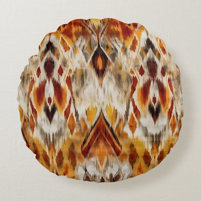 Modern Boho Neutrals Brown Orange Ikat Tribal Rundes Kissen (Vorderseite)