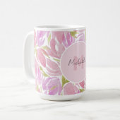 Modern Boho Pink Aquarell Blume Monogramm Kaffeetasse (Vorderseite Links)