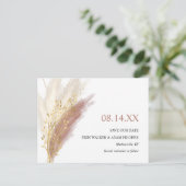 Modern Boho Pink Gold Pampas Gras Save the Date Ankündigungspostkarte (Stehend Vorderseite)