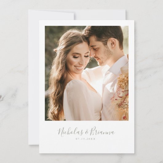Modern Boho Sage Green Crest Wedding Photo Einladung (Rückseite)