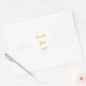 Modern boho Save the Date QR-Namensdatum orange hi Runder Aufkleber (Umschlag)
