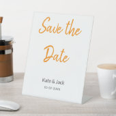 Modern boho Save the Date QR-Namensdatum orange hi Sockelschild (In SItu)