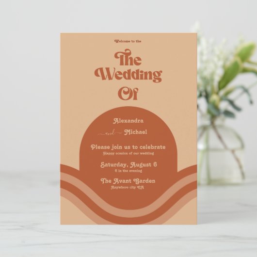 Modern Boho Terracotta Arch Wedding Einladung (Stehend Vorderseite)
