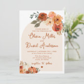 Modern Boho Terracotta Fall Pumpkin Herbsthochzeit Einladung (Stehend Vorderseite)