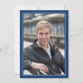 Modern Bold Navy Blue Class of 2026 Graduation Ankündigung (Rückseite)