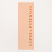Modern Bold Typografy Peach Orange Custom Yogamatte (Vorderseite)