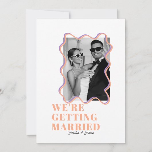 modern Bold Wavy funky Lilac & Peach Wedding Einladung (Rückseite)