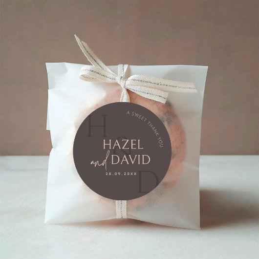 Modern Brown Monogram Minimalist Wedding Runder Aufkleber