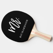 Modern Brush Script Black | Herr Tischtennis Schläger (Seitenansicht)