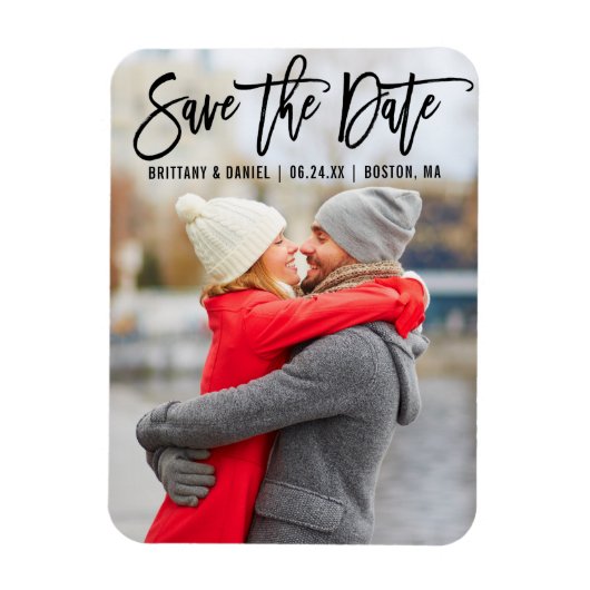 Modern Brush Script Couple Foto B Save the Date Magnet (Vertikal)