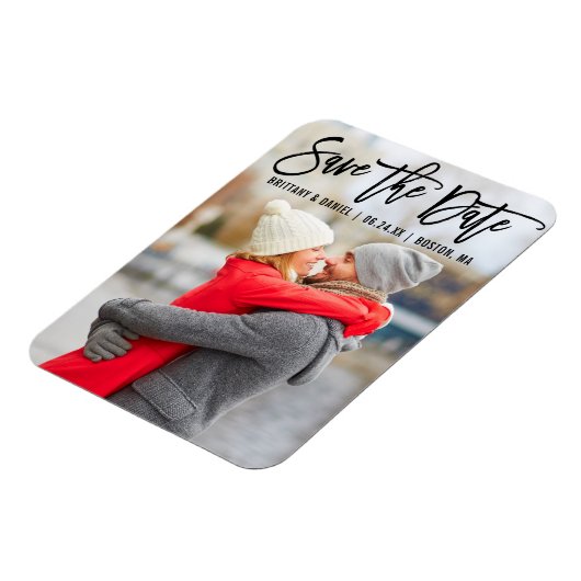 Modern Brush Script Couple Foto B Save the Date Magnet (Linke Seite)