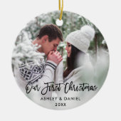 Modern Brush Script Couture Unsere ersten Weihnach Keramik Ornament (Vorne)