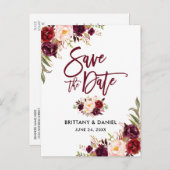Modern Brush Script floral Burgundy Save the Date Ankündigungspostkarte (Vorne/Hinten)
