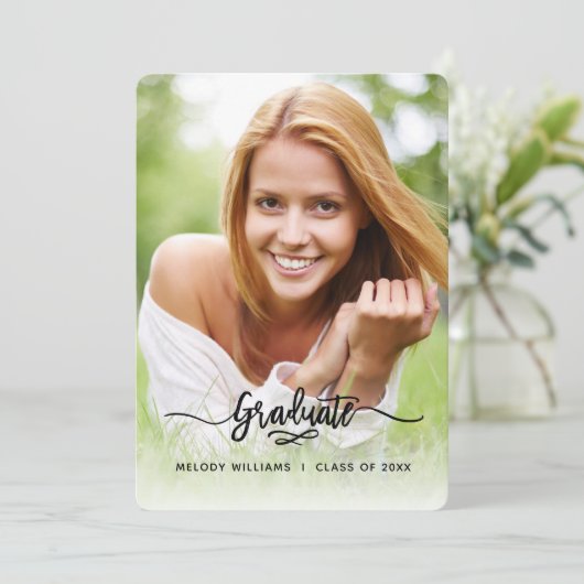 Modern Brush Script Foto Grad Einladung (Stehend Vorderseite)