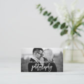 Modern Brush Script Fotografie BW Foto Visitenkarte (Stehend Vorderseite)