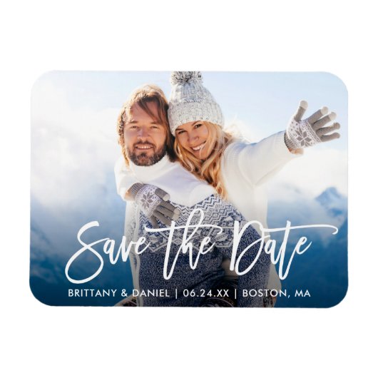 Modern Brush Script Save the Date Couple Foto W Magnet (Horizontal)
