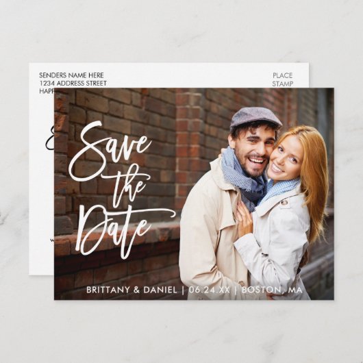 Modern Brush Script Save the Date Couple Foto W Postkarte (Vorne/Hinten)
