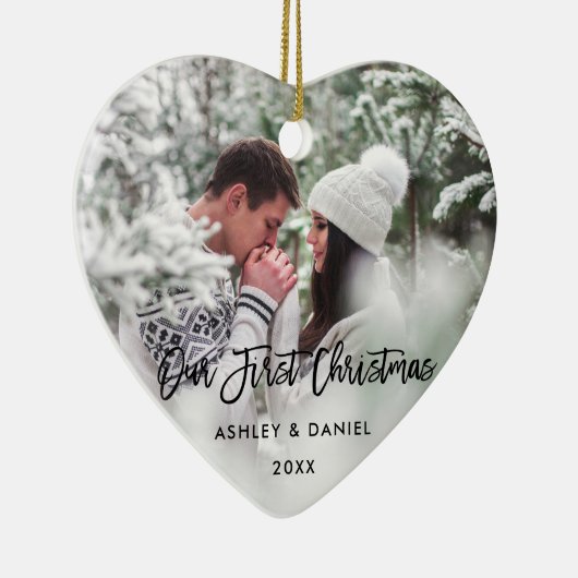 Modern Brush Script Unser erstes Weihnachtspaar B Keramik Ornament (Rechts)