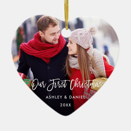 Modern Brush Script Unser erstes Weihnachtspaar H Keramik Ornament (Vorne)