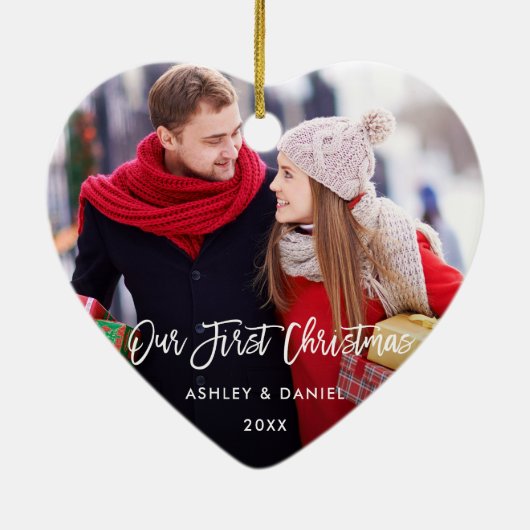 Modern Brush Script Unser erstes Weihnachtspaar H Keramik Ornament (Hinten)