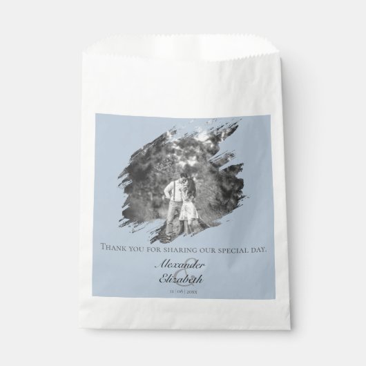 Modern Brushstroke Photo Wedding | Blue Geschenktütchen (Vorderseite)