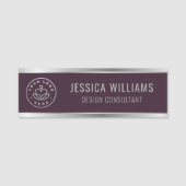 Modern Burgund Silver Business Logo Namensschild (Vorderseite)