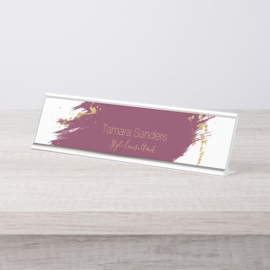Modern Burgundy Gold Paint Strokes Schreibtisch Na Schreibtischnamensplakette (Vorderseite )