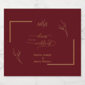 Modern Burgundy Golden Leaflet Border Monogram Bierflaschenetikett (Einzelnes Label)