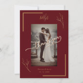 *Modern Burgundy Golden Leaflet Monogram Wedding Dankeskarte (Vorderseite)