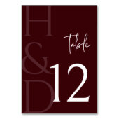 Modern Burgundy Monogram Minimalist Wedding Tischnummer (Vorderseite)