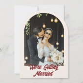 Modern Burgundy Retro Bold Arched Unique Wedding Einladung (Rückseite)