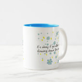 Modern Calm Comfort Soft Aesthetic Flower Quote Zweifarbige Tasse (VorderseiteRechts)