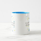 Modern Calm Comfort Soft Aesthetic Flower Quote Zweifarbige Tasse (Mittel)