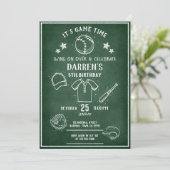 Modern Chalkboard Baseball bis zum Geburtstag Einladung (Stehend Vorderseite)