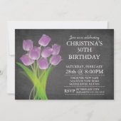 Modern Chalkboard Typographic Tulip Birthday Party Einladung (Vorderseite)